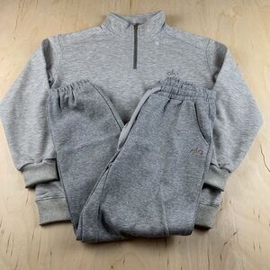 ALO Yoga Gray Half-Zip Pullover and Joggers Set